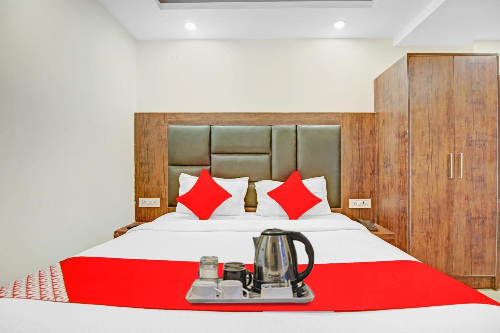 Hotel O Tez Plaza New Delhi Exterior foto